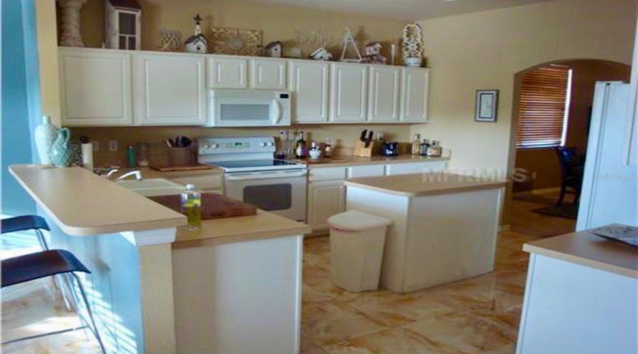 DAVENPORT, Florida 33897, 5 Bedrooms Bedrooms, ,3 BathroomsBathrooms,Residential,For Sale,HIGHER COMBE,0,MFRO6399361