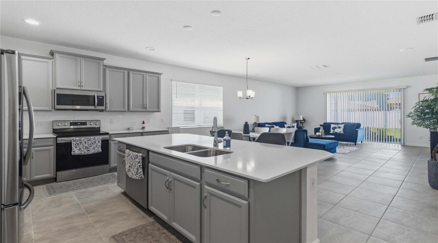 DAVENPORT, Florida 33837, 3 Bedrooms Bedrooms, ,2 BathroomsBathrooms,Residential,For Sale,ROSEDALE,0,MFRS5147388