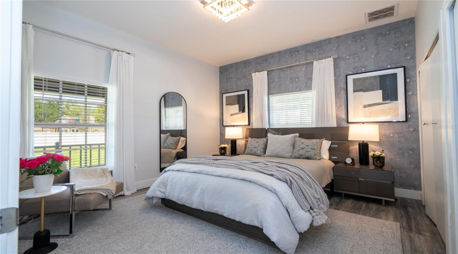 Second bedroom with direct access to its own bathroom.