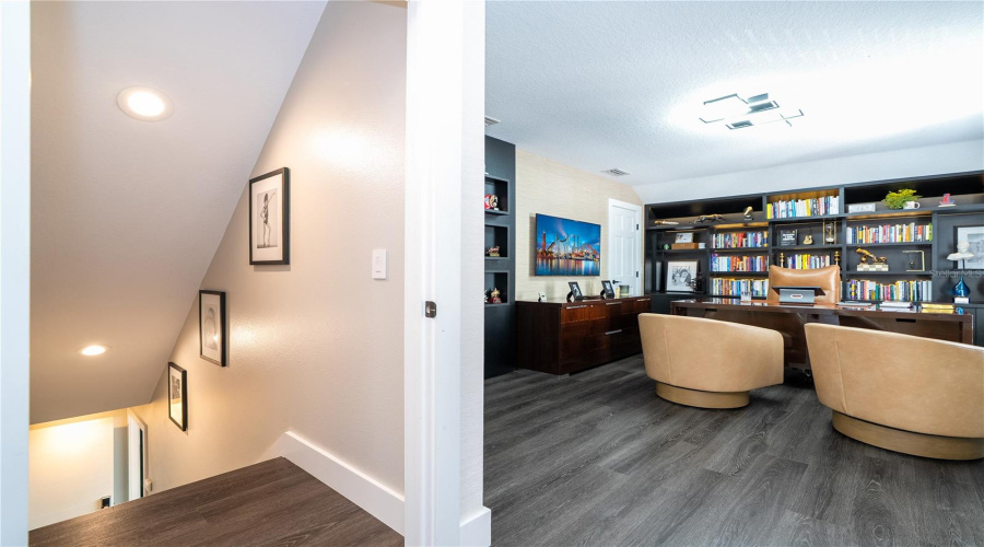 Newly renovated and versatile in-law suite, ideal for guests, an office or a private retreat.