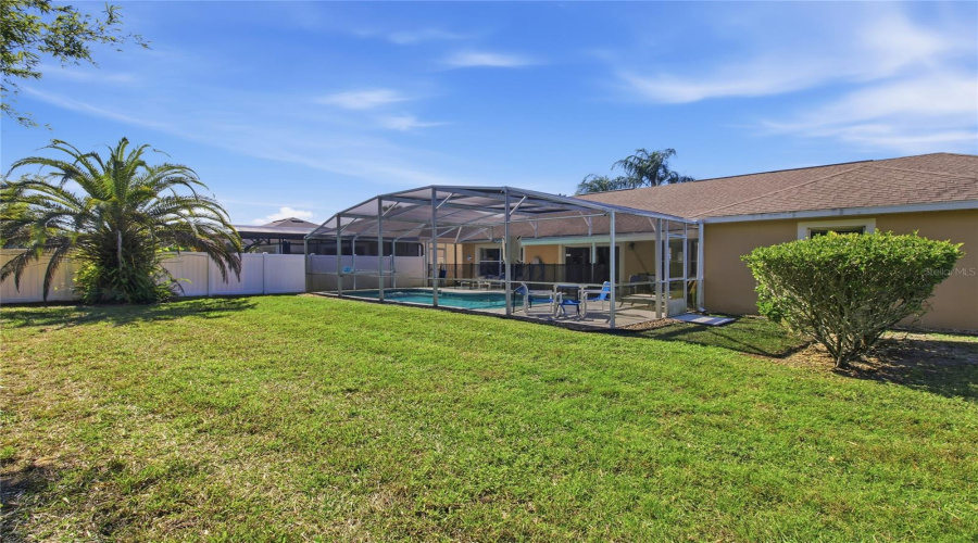 Plenty of yard space