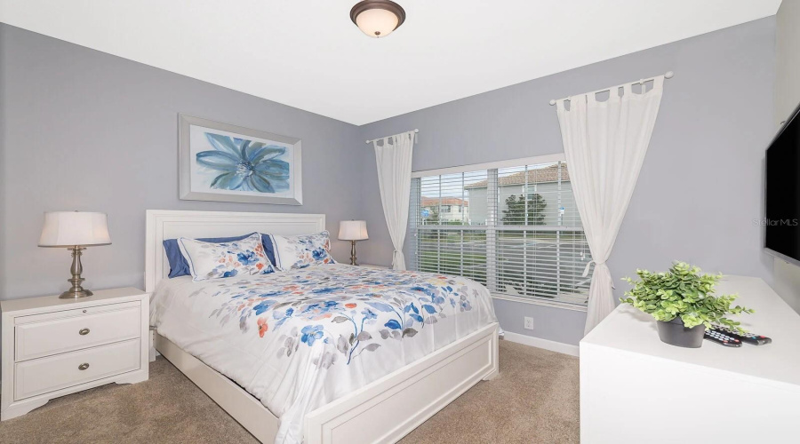 KISSIMMEE, Florida 34746, 5 Bedrooms Bedrooms, ,4 BathroomsBathrooms,Residential,For Sale,PEQUOD,0,MFRO6400795