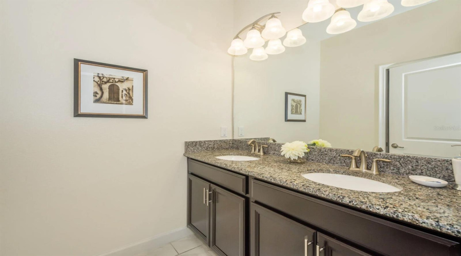 KISSIMMEE, Florida 34746, 5 Bedrooms Bedrooms, ,4 BathroomsBathrooms,Residential,For Sale,PEQUOD,0,MFRO6400795