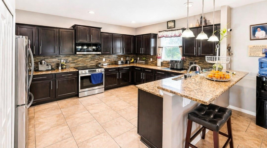 DAVENPORT, Florida 33896, 4 Bedrooms Bedrooms, ,2 BathroomsBathrooms,Residential,For Sale,SEQUOIA,0,MFRL4961357