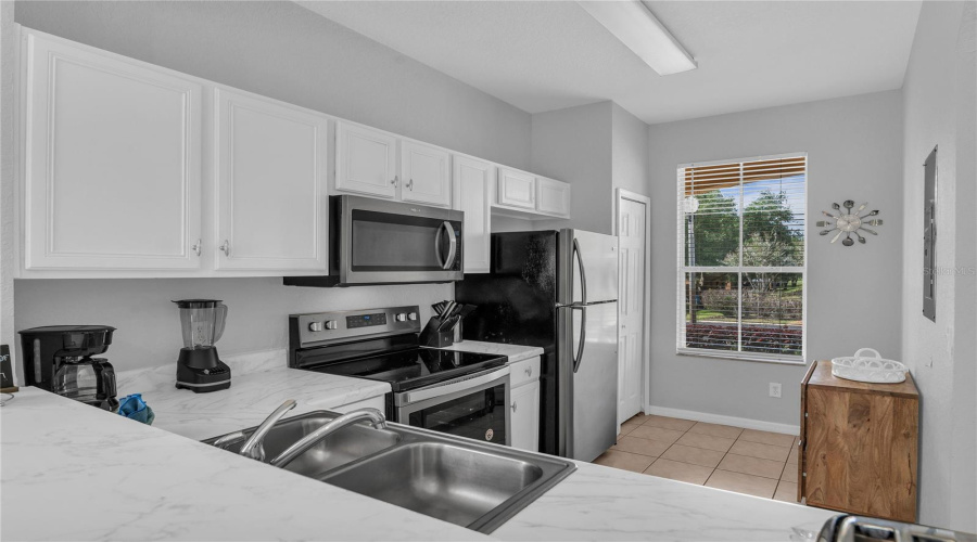 DAVENPORT, Florida 33897, 4 Bedrooms Bedrooms, ,3 BathroomsBathrooms,Residential,For Sale,LA MIRAGE,0,MFRO6401458