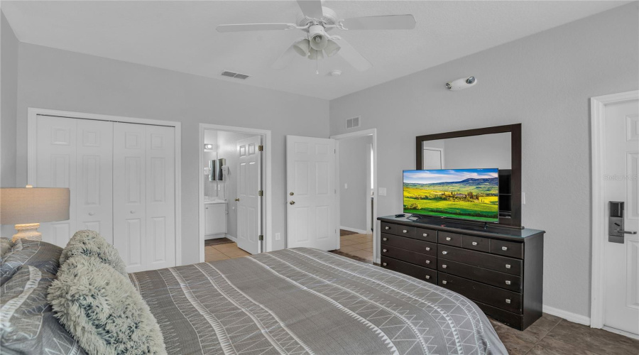 DAVENPORT, Florida 33897, 4 Bedrooms Bedrooms, ,3 BathroomsBathrooms,Residential,For Sale,LA MIRAGE,0,MFRO6401458