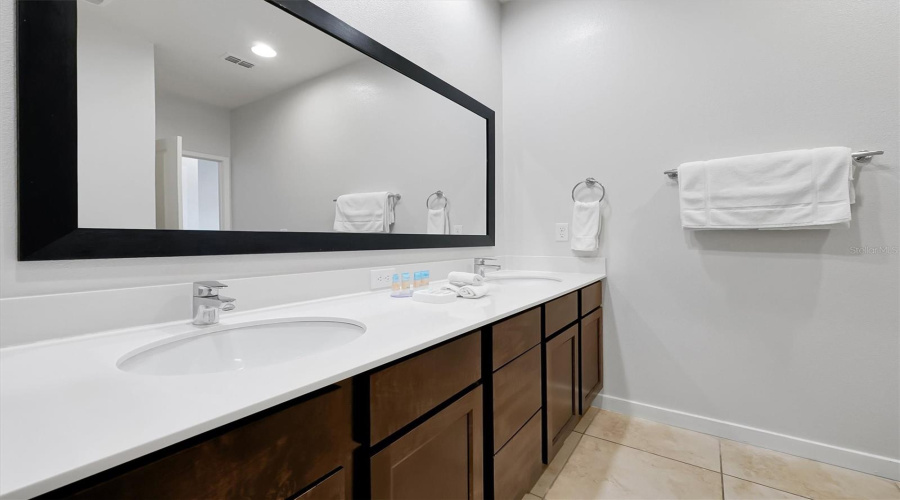 KISSIMMEE, Florida 34746, 2 Bedrooms Bedrooms, ,2 BathroomsBathrooms,Residential,For Sale,ROADSTER,0,MFRO6401981