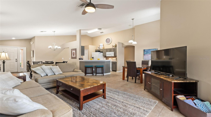 DAVENPORT, Florida 33897, 4 Bedrooms Bedrooms, ,3 BathroomsBathrooms,Residential,For Sale,SEVILLA,0,MFRO6401978