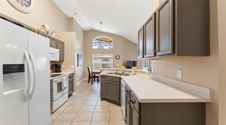 DAVENPORT, Florida 33897, 4 Bedrooms Bedrooms, ,3 BathroomsBathrooms,Residential,For Sale,SEVILLA,0,MFRO6401978