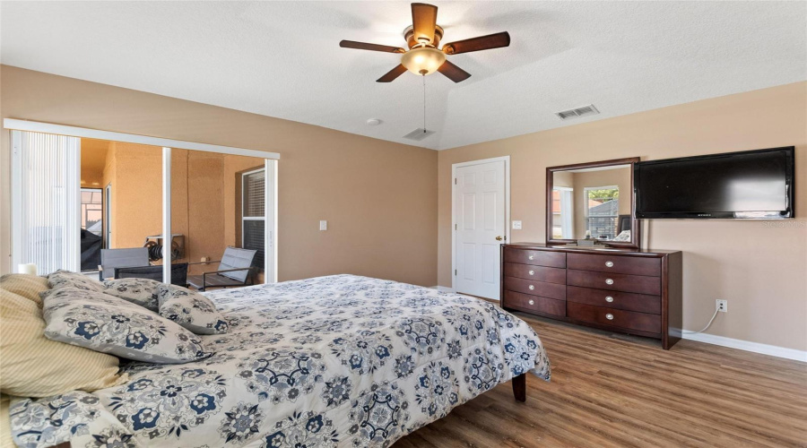 DAVENPORT, Florida 33897, 4 Bedrooms Bedrooms, ,3 BathroomsBathrooms,Residential,For Sale,SEVILLA,0,MFRO6401978