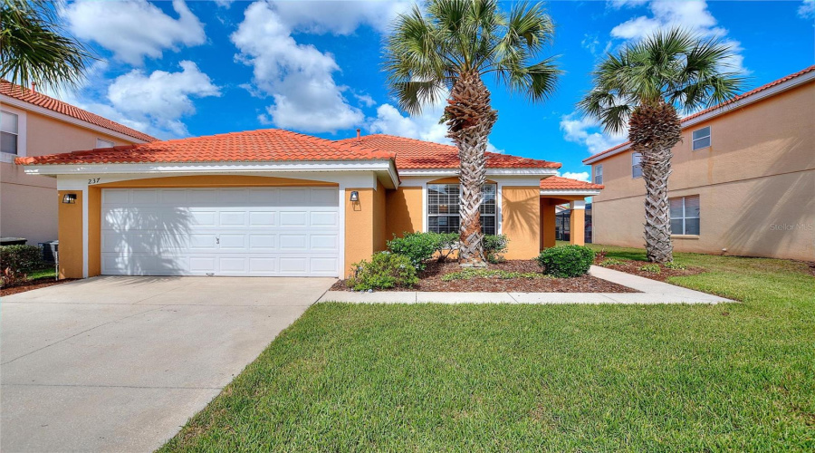 DAVENPORT, Florida 33897, 4 Bedrooms Bedrooms, ,3 BathroomsBathrooms,Residential,For Sale,SEVILLA,0,MFRO6401978