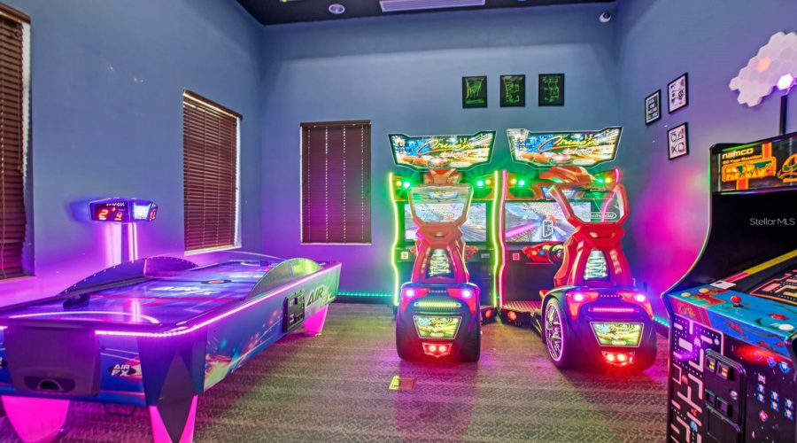 KISSIMMEE, Florida 34747, 5 Bedrooms Bedrooms, ,4 BathroomsBathrooms,Residential,For Sale,MAJORCA DRIVE,0,MFRS5148415