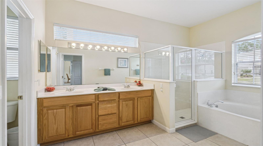 DAVENPORT, Florida 33897, 5 Bedrooms Bedrooms, ,3 BathroomsBathrooms,Residential,For Sale,HAMPTON,0,MFRS5148516