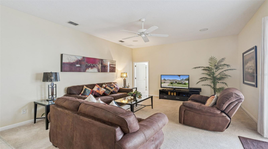 DAVENPORT, Florida 33897, 5 Bedrooms Bedrooms, ,3 BathroomsBathrooms,Residential,For Sale,HAMPTON,0,MFRS5148516