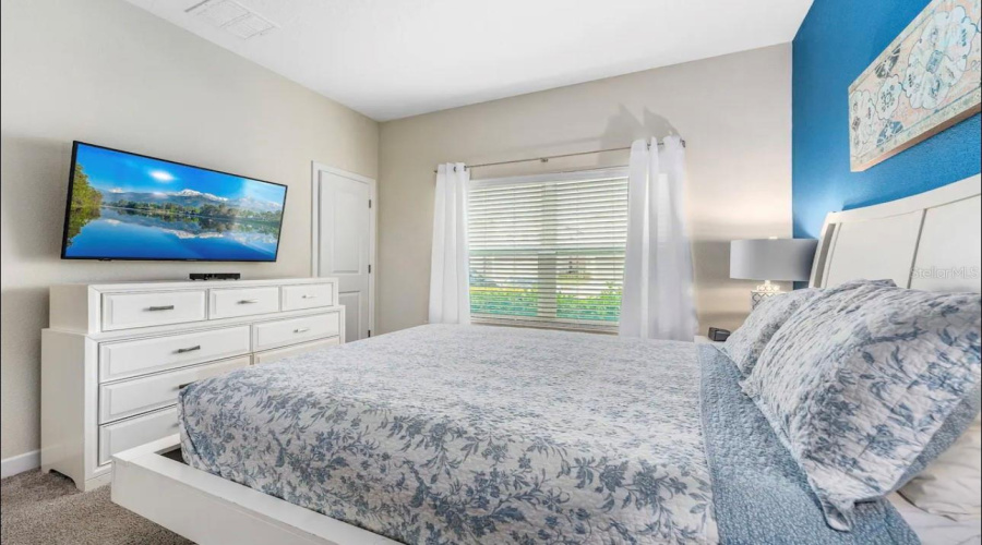 DAVENPORT, Florida 33896, 4 Bedrooms Bedrooms, ,3 BathroomsBathrooms,Residential,For Sale,PEBBLE BEACH,0,MFRO6330010