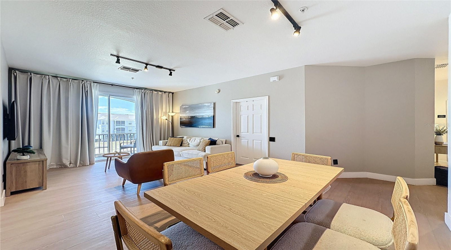 KISSIMMEE, Florida 34747, 3 Bedrooms Bedrooms, ,2 BathroomsBathrooms,Residential,For Sale,BUTTERFLY PALM,0,MFRTB8501444