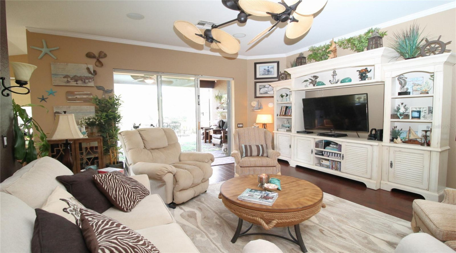 DAVENPORT, Florida 33837, 3 Bedrooms Bedrooms, ,2 BathroomsBathrooms,Residential,For Sale,LAGO,0,MFRG5111436