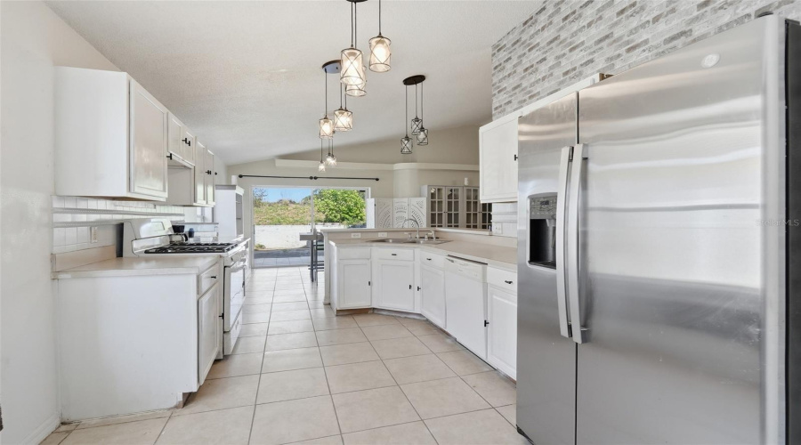 DAVENPORT, Florida 33837, 3 Bedrooms Bedrooms, ,2 BathroomsBathrooms,Residential,For Sale,ROLLINS,0,MFRG5111518