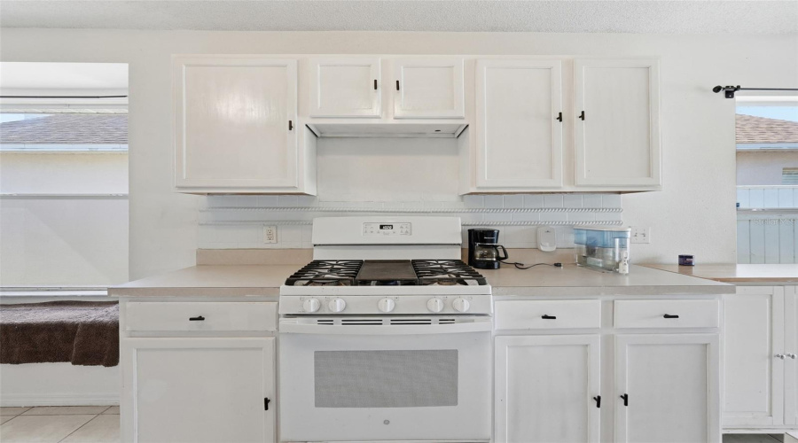 DAVENPORT, Florida 33837, 3 Bedrooms Bedrooms, ,2 BathroomsBathrooms,Residential,For Sale,ROLLINS,0,MFRG5111518