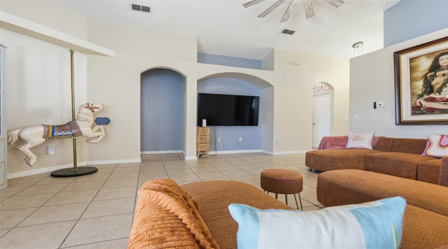 DAVENPORT, Florida 33837, 3 Bedrooms Bedrooms, ,2 BathroomsBathrooms,Residential,For Sale,ROLLINS,0,MFRG5111518