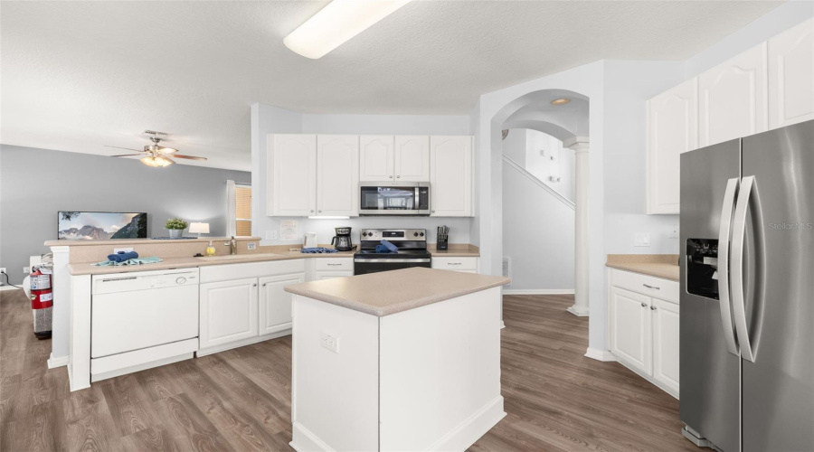 DAVENPORT, Florida 33837, 4 Bedrooms Bedrooms, ,3 BathroomsBathrooms,Residential,For Sale,ORANGE COSMOS,0,MFRS5148483