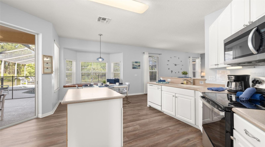 DAVENPORT, Florida 33837, 4 Bedrooms Bedrooms, ,3 BathroomsBathrooms,Residential,For Sale,ORANGE COSMOS,0,MFRS5148483