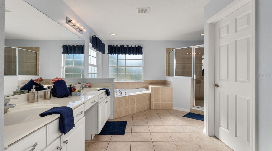 DAVENPORT, Florida 33837, 4 Bedrooms Bedrooms, ,3 BathroomsBathrooms,Residential,For Sale,ORANGE COSMOS,0,MFRS5148483