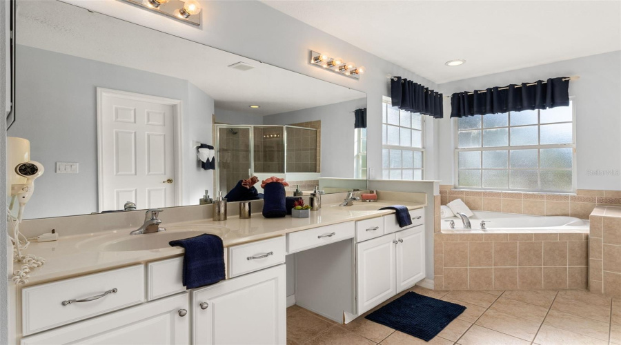 DAVENPORT, Florida 33837, 4 Bedrooms Bedrooms, ,3 BathroomsBathrooms,Residential,For Sale,ORANGE COSMOS,0,MFRS5148483