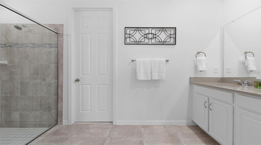 KISSIMMEE, Florida 34747, 9 Bedrooms Bedrooms, ,6 BathroomsBathrooms,Residential,For Sale,CAROLINE BAY,0,MFRS5148270