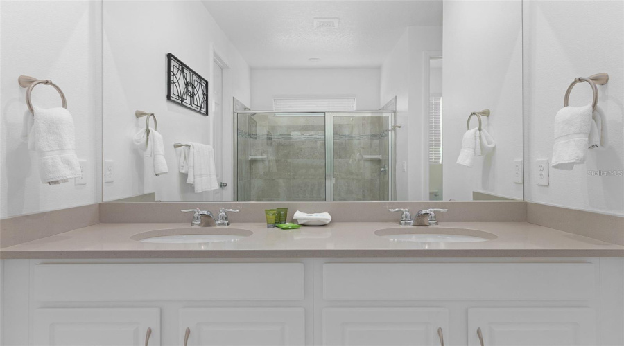 KISSIMMEE, Florida 34747, 9 Bedrooms Bedrooms, ,6 BathroomsBathrooms,Residential,For Sale,CAROLINE BAY,0,MFRS5148270