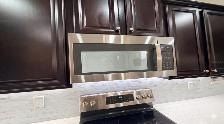 KISSIMMEE, Florida 34747, 5 Bedrooms Bedrooms, ,5 BathroomsBathrooms,Residential,For Sale,BUCCANEER PALM,0,MFRO6402181