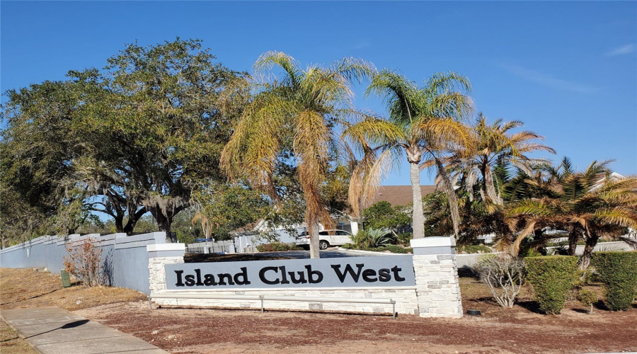 DAVENPORT, Florida 33897, 4 Bedrooms Bedrooms, ,3 BathroomsBathrooms,Residential,For Sale,MANGO,0,MFRG5108797