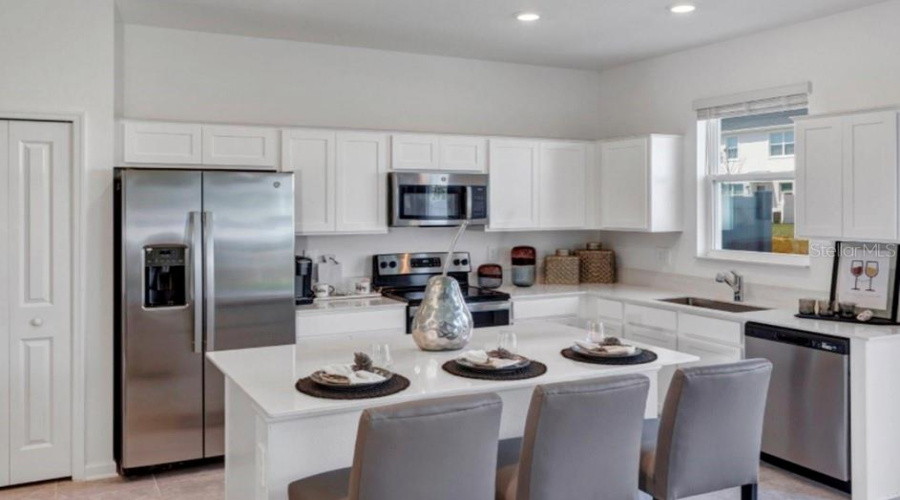 DAVENPORT, Florida 33896, 3 Bedrooms Bedrooms, ,3 BathroomsBathrooms,Residential,For Sale,SWING,0,MFRS5148445