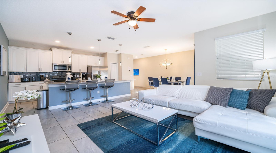 KISSIMMEE, Florida 34746, 4 Bedrooms Bedrooms, ,3 BathroomsBathrooms,Residential,For Sale,WINDERMERE,0,MFRO6402327