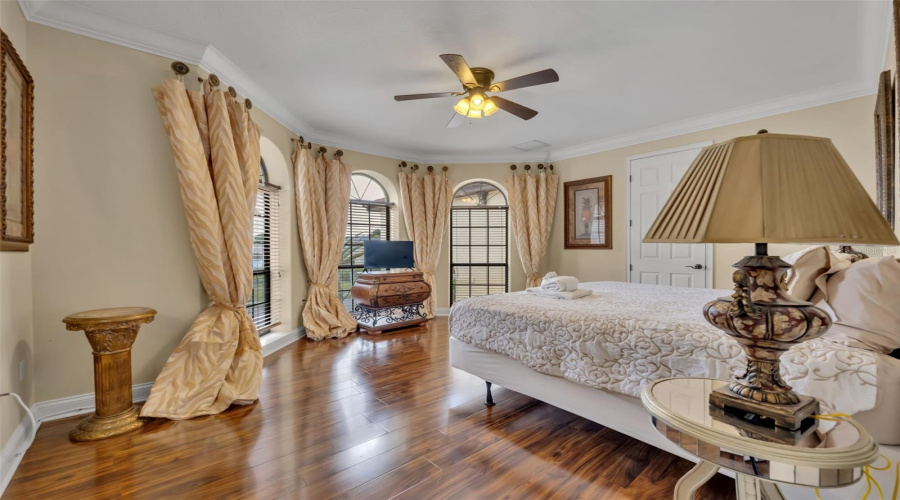 KISSIMMEE, Florida 34747, 9 Bedrooms Bedrooms, ,10 BathroomsBathrooms,Residential,For Sale,FORMOSA,0,MFRS5148635
