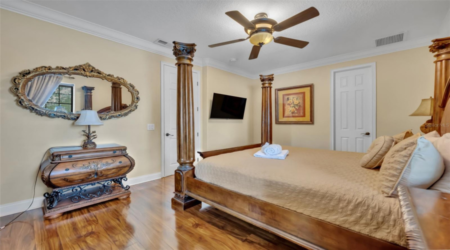 KISSIMMEE, Florida 34747, 9 Bedrooms Bedrooms, ,10 BathroomsBathrooms,Residential,For Sale,FORMOSA,0,MFRS5148635