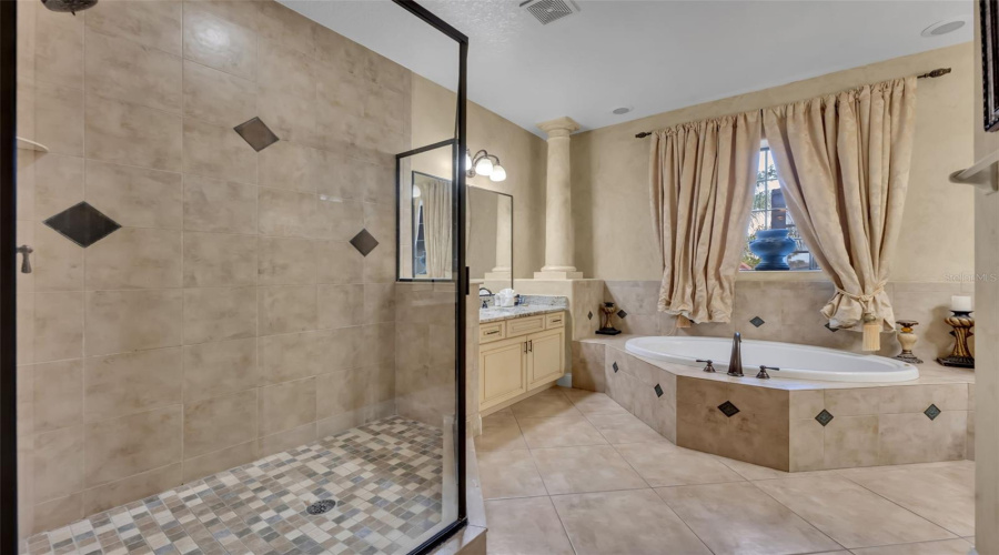 KISSIMMEE, Florida 34747, 9 Bedrooms Bedrooms, ,10 BathroomsBathrooms,Residential,For Sale,FORMOSA,0,MFRS5148635