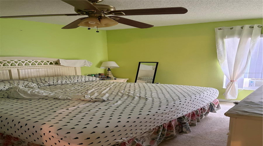 KISSIMMEE, Florida 34746, 4 Bedrooms Bedrooms, ,2 BathroomsBathrooms,Residential,For Sale,EAGLE POINTE,0,MFRS5148539