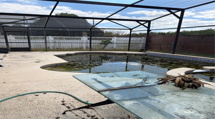 KISSIMMEE, Florida 34746, 4 Bedrooms Bedrooms, ,2 BathroomsBathrooms,Residential,For Sale,EAGLE POINTE,0,MFRS5148539