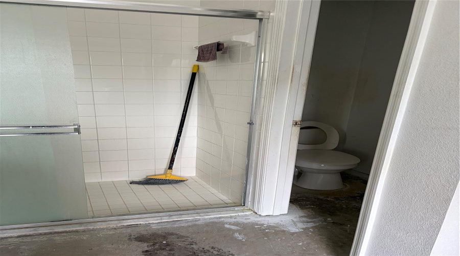 KISSIMMEE, Florida 34746, 4 Bedrooms Bedrooms, ,2 BathroomsBathrooms,Residential,For Sale,EAGLE POINTE,0,MFRS5148539