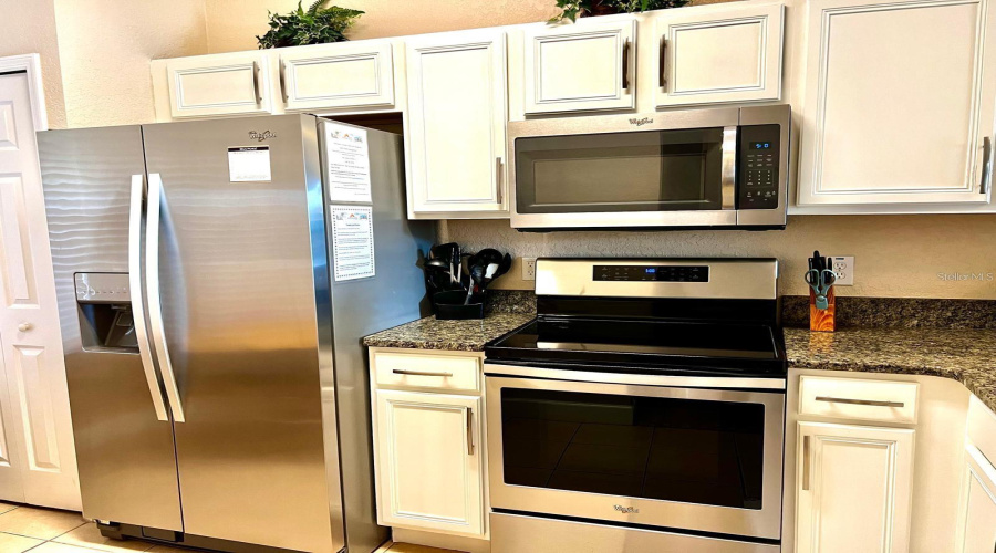 DAVENPORT, Florida 33897, 4 Bedrooms Bedrooms, ,3 BathroomsBathrooms,Residential,For Sale,LA MIRAGE,0,MFRO6370925