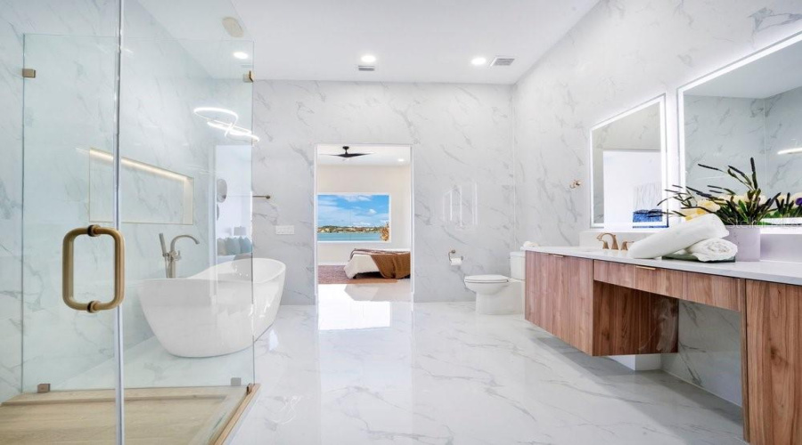 Primary Owner's Suite Bathroom