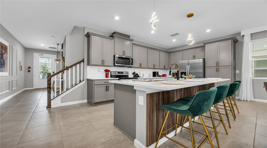 KISSIMMEE, Florida 34747, 6 Bedrooms Bedrooms, ,4 BathroomsBathrooms,Residential,For Sale,ZABALLINA,0,MFRO6401597