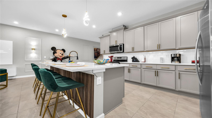 KISSIMMEE, Florida 34747, 6 Bedrooms Bedrooms, ,4 BathroomsBathrooms,Residential,For Sale,ZABALLINA,0,MFRO6401597