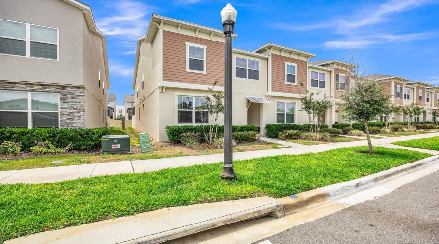 KISSIMMEE, Florida 34747, 6 Bedrooms Bedrooms, ,4 BathroomsBathrooms,Residential,For Sale,ZABALLINA,0,MFRO6401597