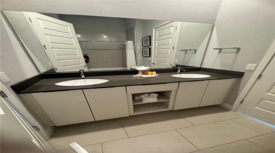 REUNION, Florida 34747, 5 Bedrooms Bedrooms, ,4 BathroomsBathrooms,Residential,For Sale,SANDY RIDGE,0,MFRO6402422
