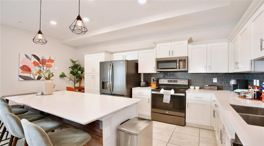 KISSIMMEE, Florida 34746, 2 Bedrooms Bedrooms, ,2 BathroomsBathrooms,Residential,For Sale,PARADOX,0,MFRO6401403