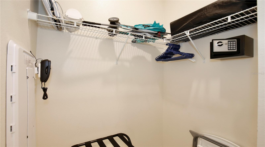 KISSIMMEE, Florida 34746, 2 Bedrooms Bedrooms, ,2 BathroomsBathrooms,Residential,For Sale,PARADOX,0,MFRO6401403