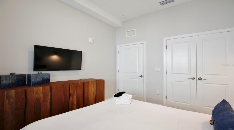 KISSIMMEE, Florida 34746, 2 Bedrooms Bedrooms, ,2 BathroomsBathrooms,Residential,For Sale,PARADOX,0,MFRO6401403