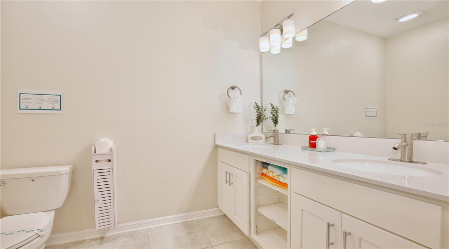 KISSIMMEE, Florida 34746, 2 Bedrooms Bedrooms, ,2 BathroomsBathrooms,Residential,For Sale,PARADOX,0,MFRO6401403